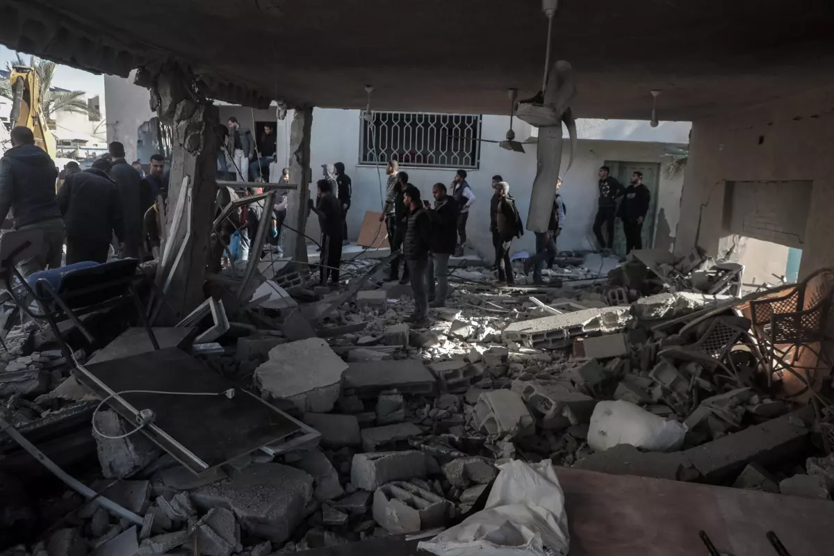 İsrail’in Gazze’ye Hava Saldırısı: 30 Ölü