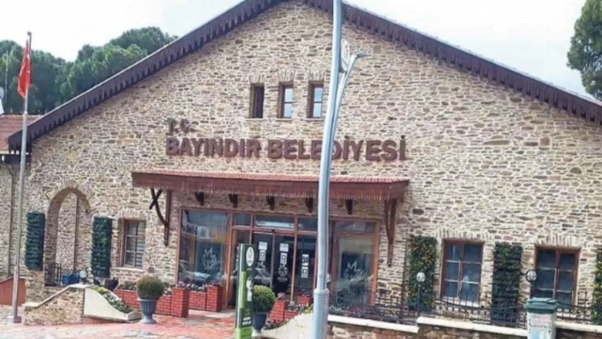 İzmir’de CHP’li Belediyeler coştu: 2 belediye toplam 28 taşınmazı satışa çıkardı