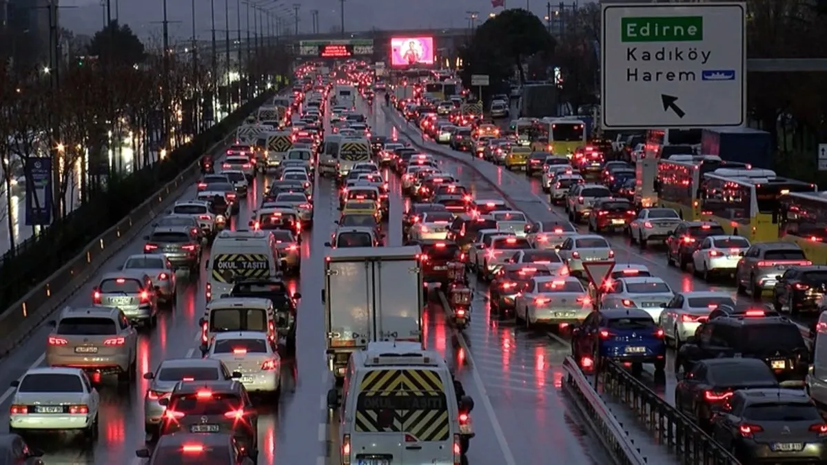 SON DAKİKA… İstanbul’da ulaşım çöküyor İBB seyrediyor! Uzmanlardan korkutan trafik açıklaması: Maalesef…